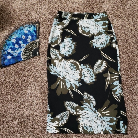 Who What Wear Dresses & Skirts - Who what wear floral pencil skirt Who What Wear Dresses & Skirts - Who what wear floral pencil skirt